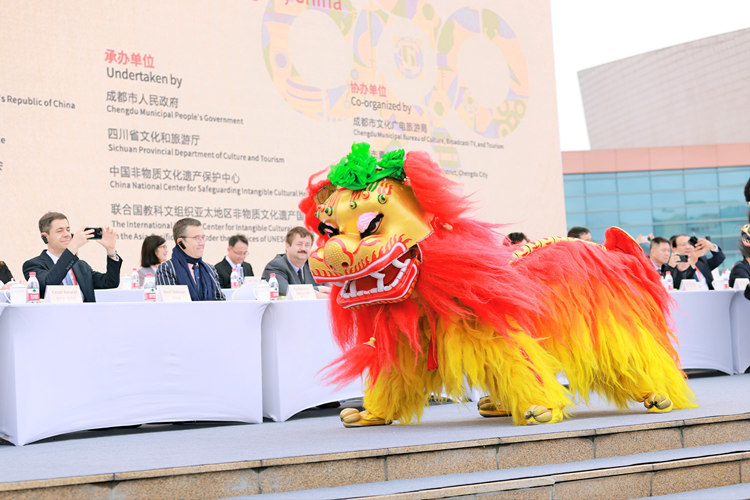 舞獅表演。青羊區(qū)委宣傳部供圖