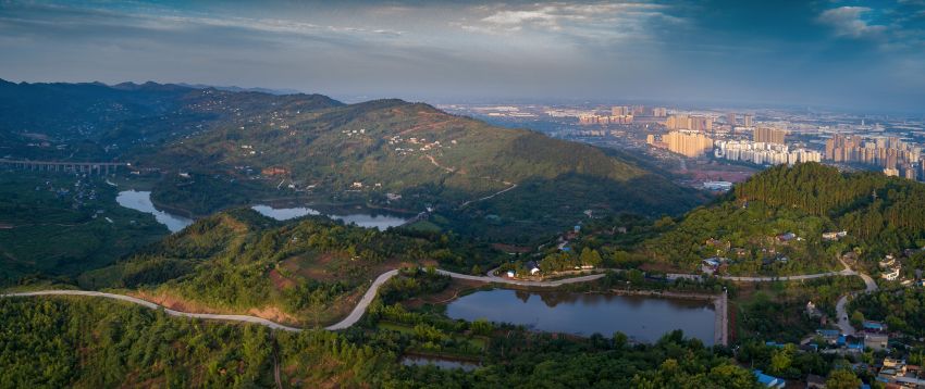 龍泉山風(fēng)景圖。成都市生態(tài)環(huán)境局供圖