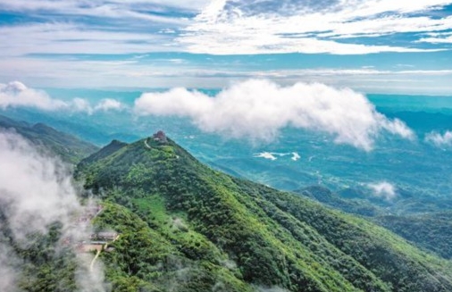 華鎣山上居 清涼又愜意