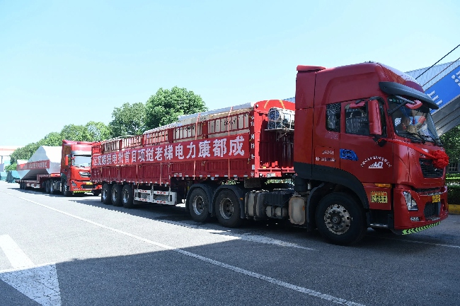 裝載貨物的卡車。金堂縣委宣傳部供圖