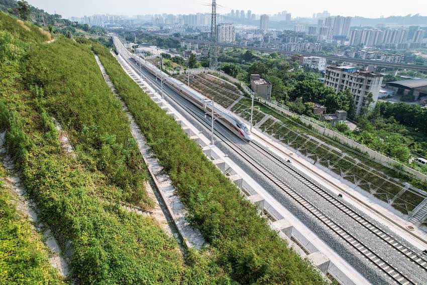 列車進入運行試驗階段。中國鐵路成都局集團有限公司供圖